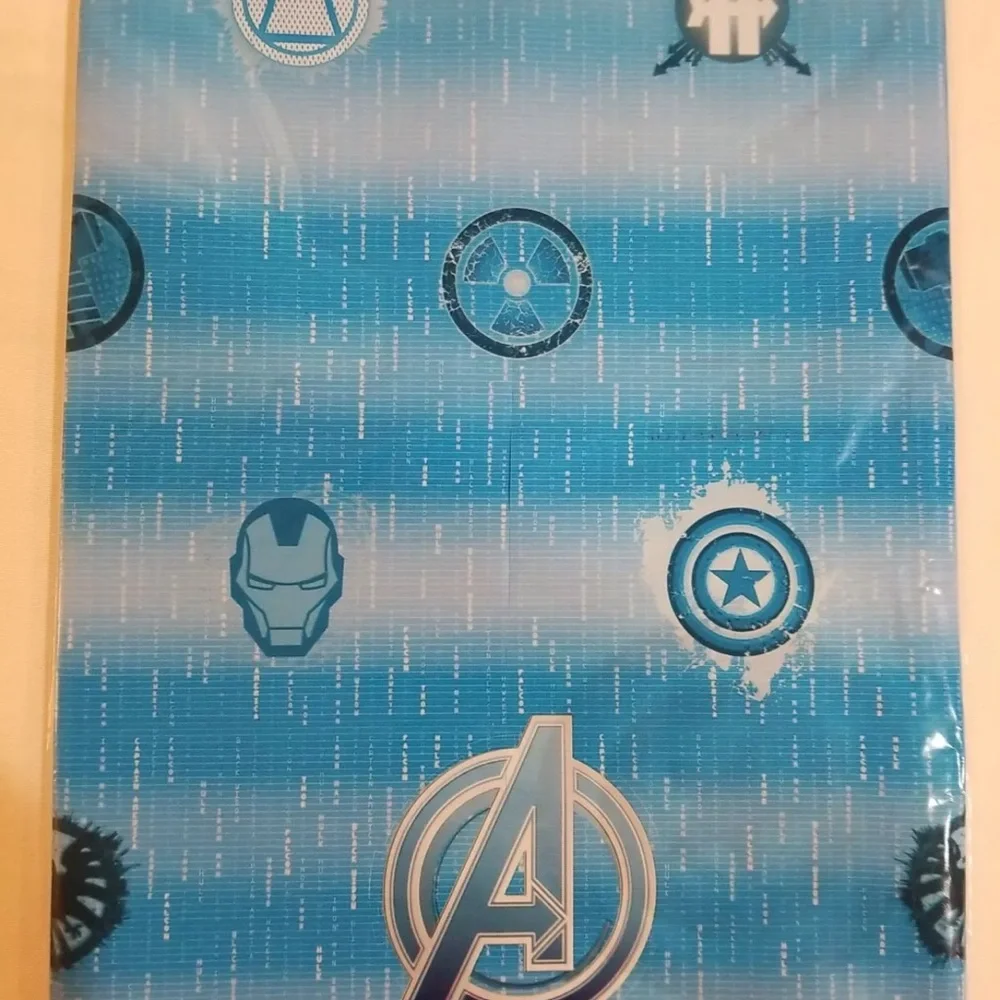 HALLMARK AVENGERS ASSEMBLE Plastic Table Cover Kids Birthday 54